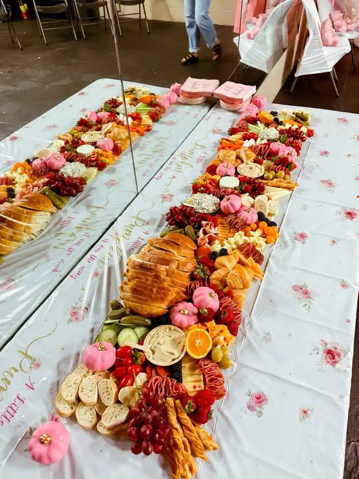 A little 🎃 is on the way! Love how this spread turned out incorporating fall and PINK 💓